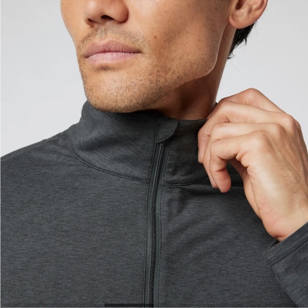 Vuori Ease Performance Half Zip Pullover Charcoal… - image 3